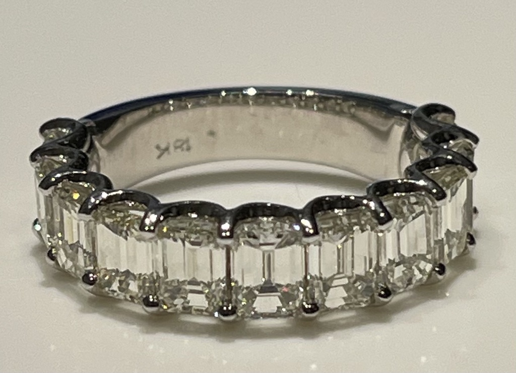 18k White Gold Ushape Set Emerald Cut Diamond Band