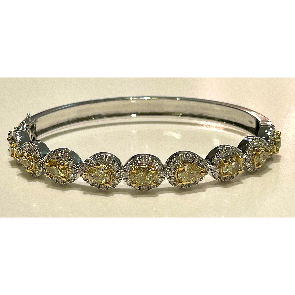 18k White Gold 9 Fancy Yellow Diamond Halo Bangle Bracelete