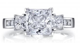 [JO.ENGA.8687] 3- Stone Princess Semi Ring W/Princess Channel Set Sides Size 6 2p=.060ct 8p=0.36ct