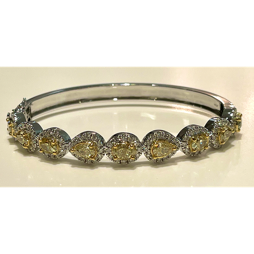 [LN.DIAM.0053889] 18k White Gold 9 Fancy Yellow Diamond Halo Bangle Bracelete