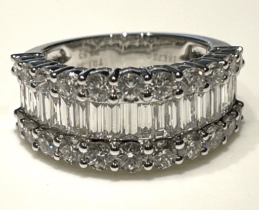 18k Baguette & Round Diamond Wedding Band