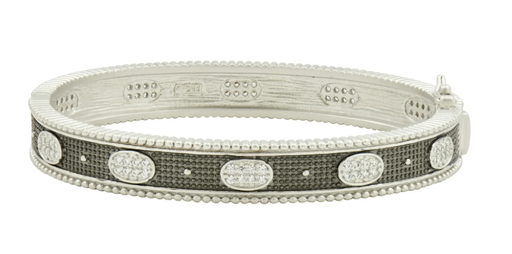 [FBRA.00079943] Stack This! Oval Eternity Hinged Bangle